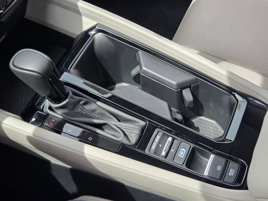 2024 Honda Accord Hybrid EX-L - Photo 29