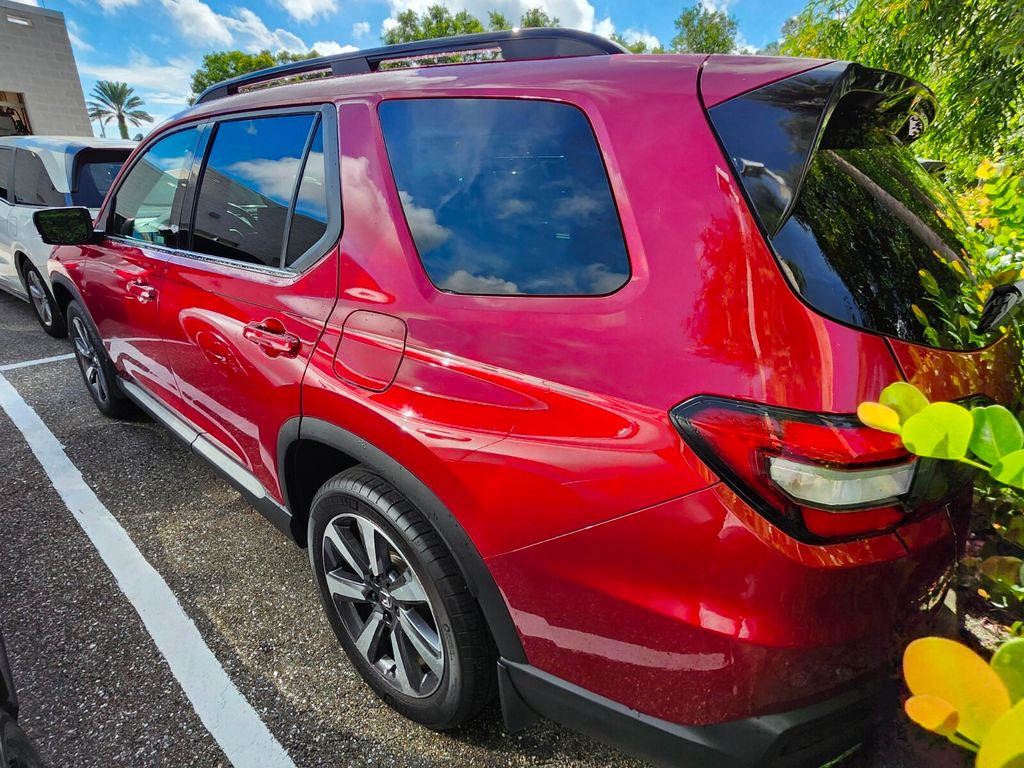 2024 Honda Pilot Touring photo 4