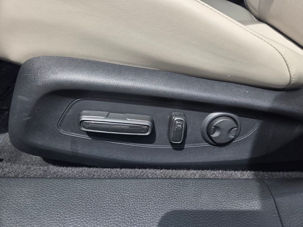 2024 Honda Accord Hybrid EX-L - Photo 10