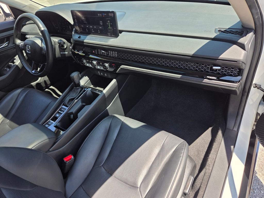 2024 Honda Accord Hybrid EX-L - Photo 19