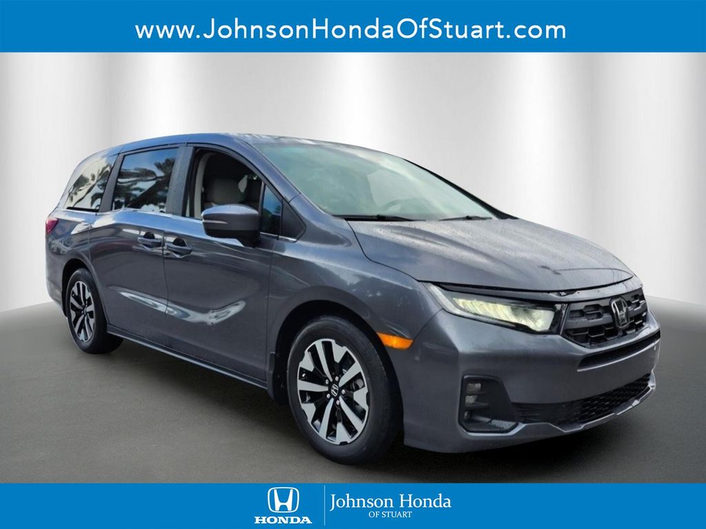 2026 Honda Odyssey Touring's photo