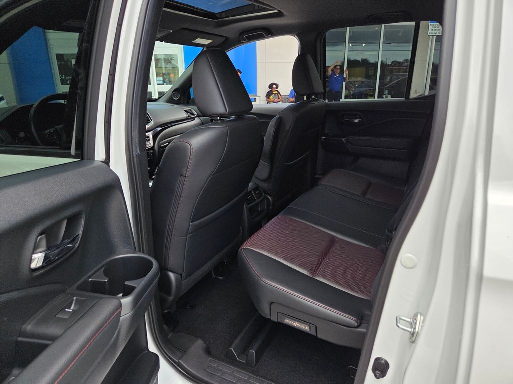 2023 Honda Ridgeline Black Edition - Photo 11