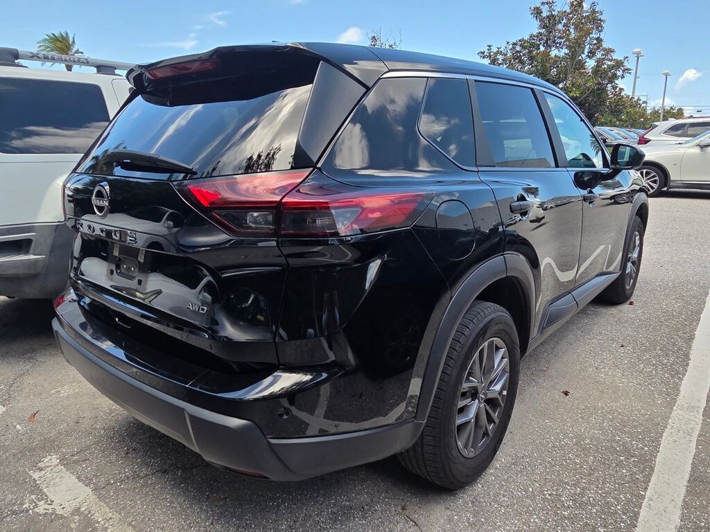 Used 2024 Nissan Rogue S SUV