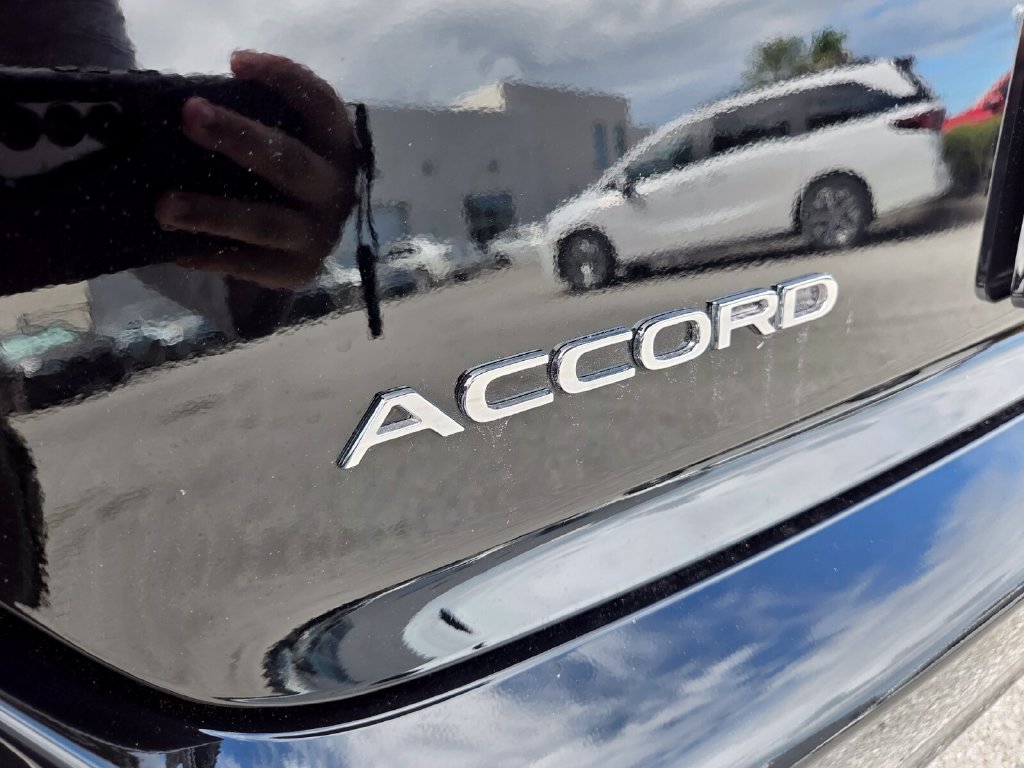 2025 Honda Accord SE - Photo 14