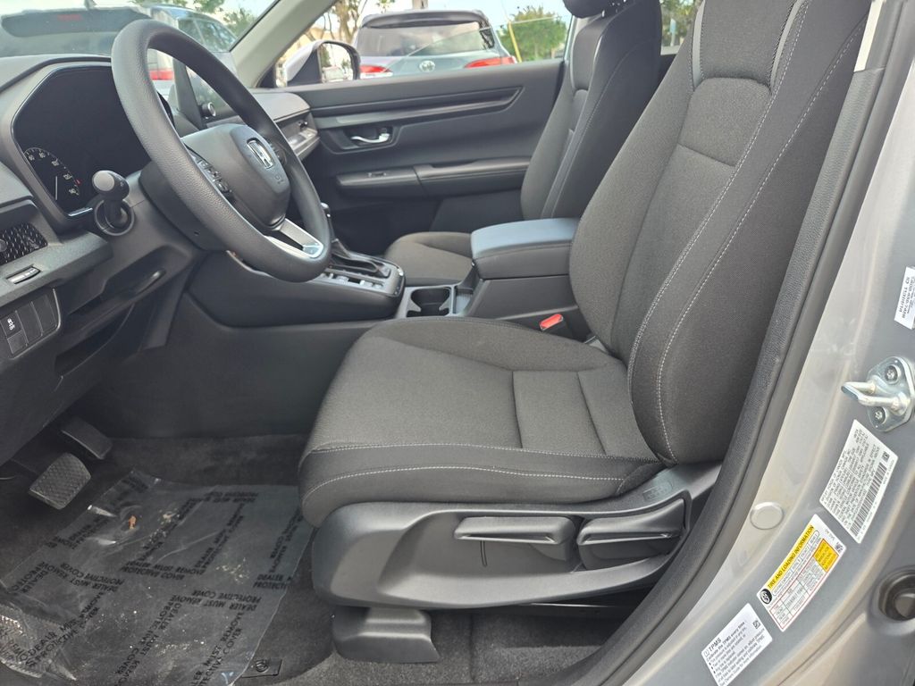 2025 Honda CR-V LX - Photo 9