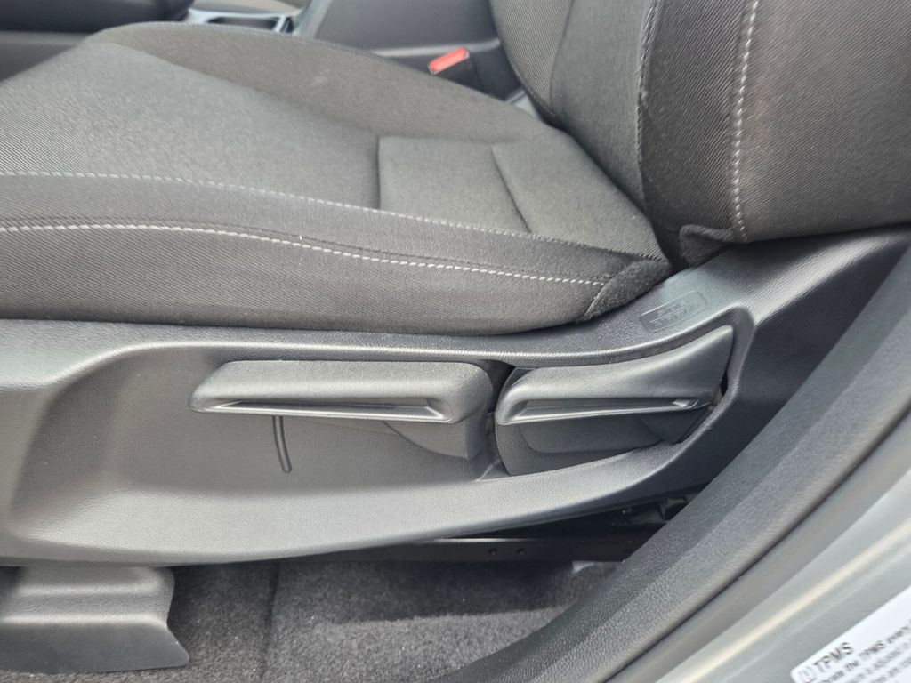 2025 Honda CR-V LX - Photo 10