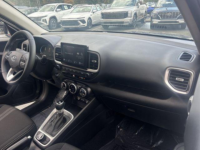2025 Hyundai Venue SEL - Photo 20