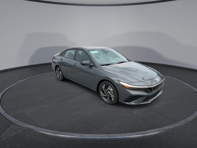 2025 Hyundai Elantra SEL Sport photo 2