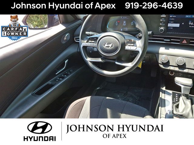 2024 Hyundai Elantra SE - Photo 11