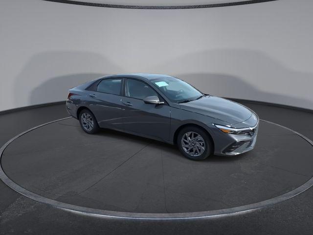 2026 Hyundai Elantra Hybrid Blue photo 2