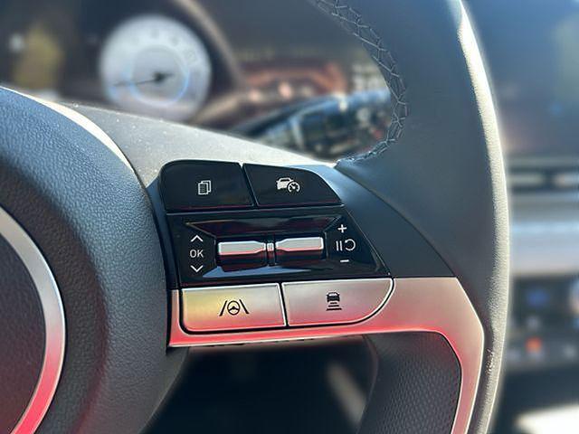 2025 Hyundai Elantra Limited - Photo 28