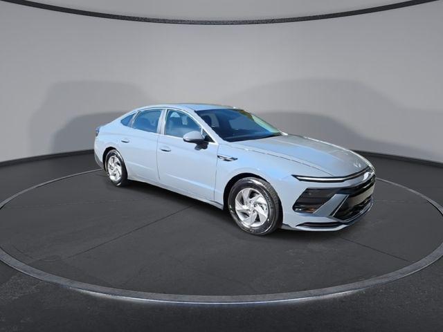 2026 Hyundai Sonata SE photo 2