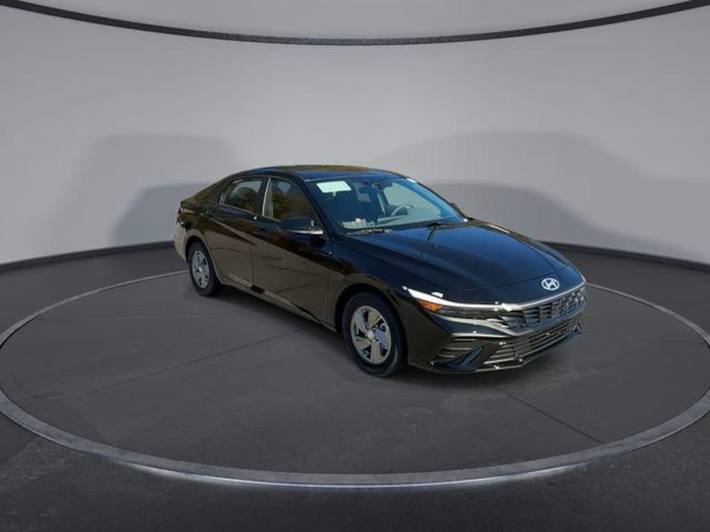 New 2025 Hyundai Elantra SE Sedan