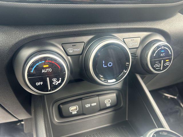 2025 Hyundai Venue SEL - Photo 29