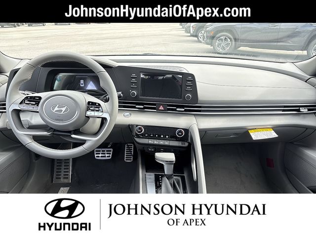 2025 Hyundai Elantra SEL - Photo 10