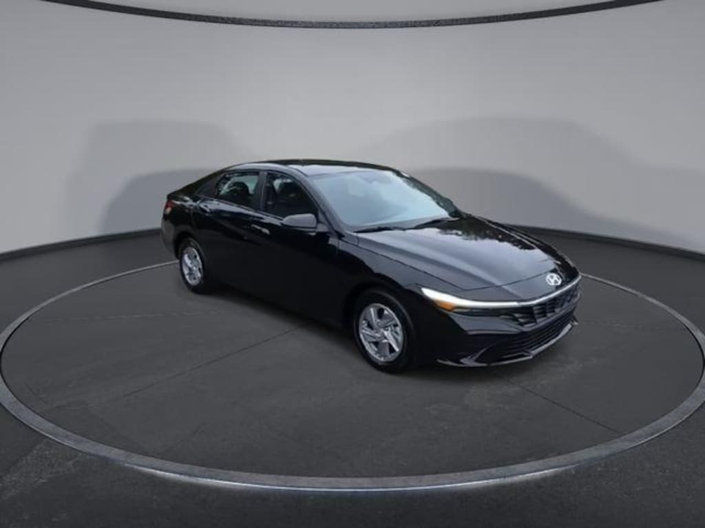 New 2025 Hyundai Elantra SE Sedan