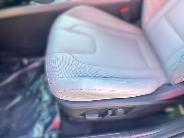 2025 Hyundai Elantra Limited - Photo 39