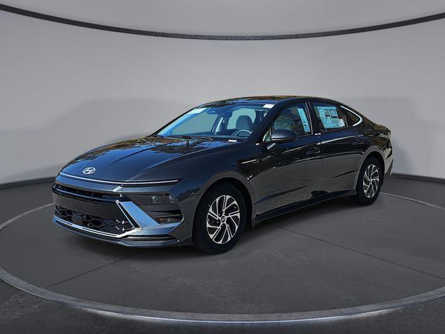2026 Hyundai Sonata Hybrid Blue's photo