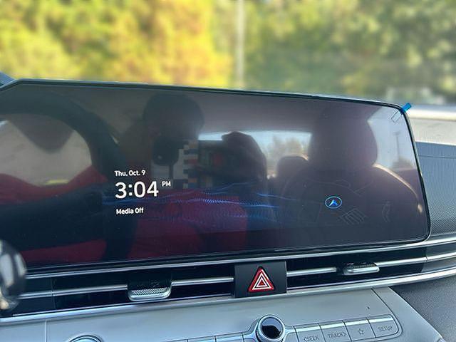 2025 Hyundai Elantra Limited - Photo 30