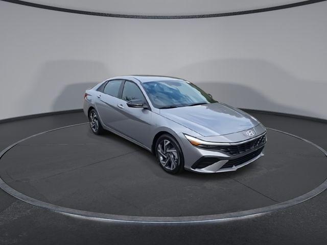 2025 Hyundai Elantra SEL Sport photo 2