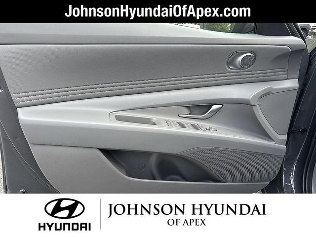 2025 Hyundai Elantra SEL - Photo 27