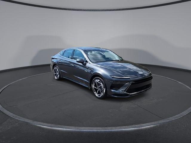 2026 Hyundai Sonata SEL Sport photo 2