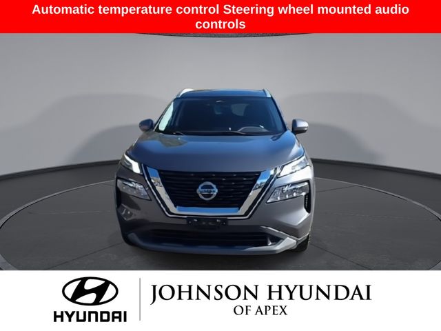 2021 Nissan Rogue SV photo 2