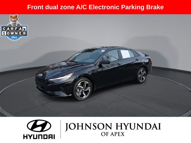 2023 Hyundai Elantra SEL photo 4