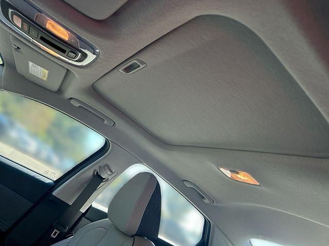 2025 Hyundai Elantra Limited - Photo 40