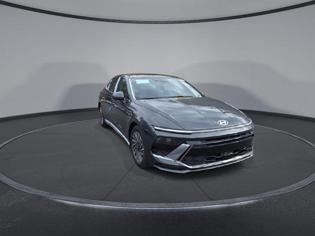 2026 Hyundai Sonata Hybrid SEL photo 2