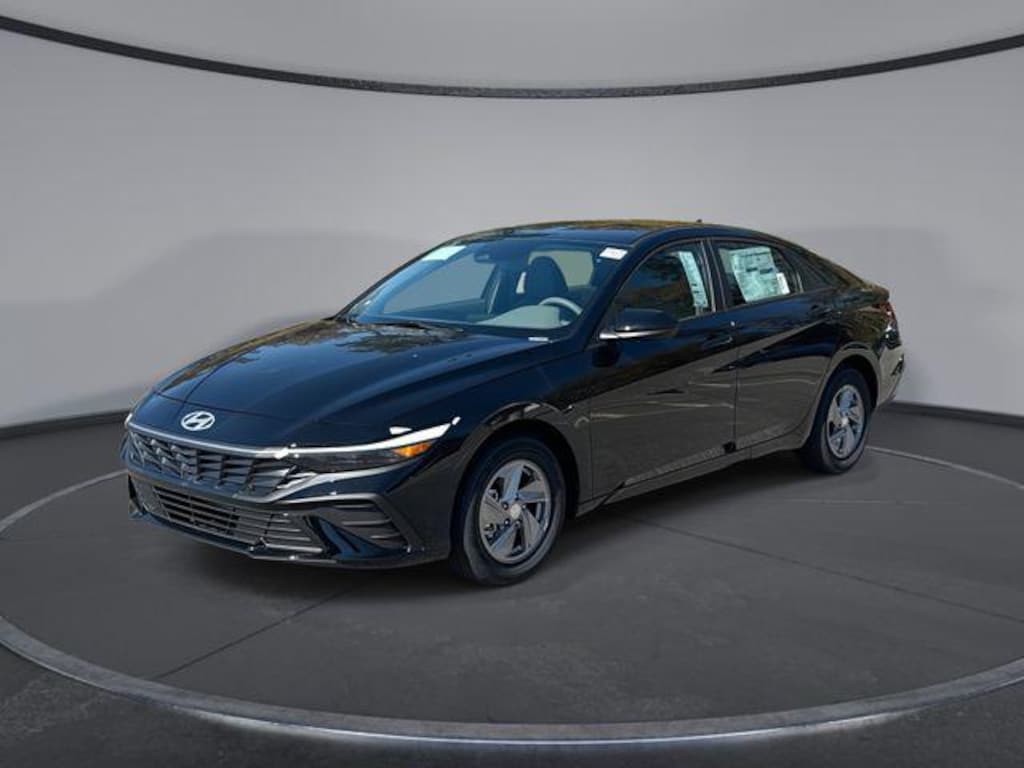 New 2025 Hyundai Elantra SE Sedan