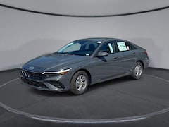 2025 Hyundai Elantra SE Sedan