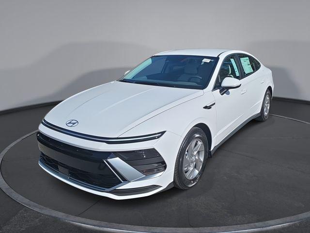 2026 Hyundai Sonata SE's photo