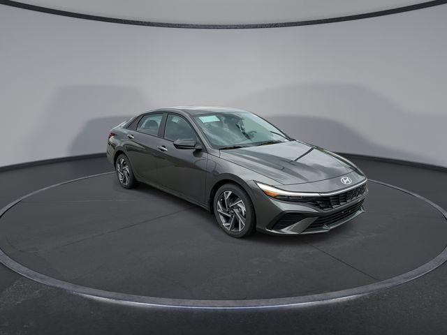 2025 Hyundai Elantra SEL Sport photo 2