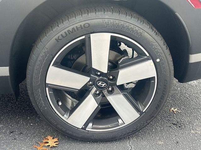 2025 Hyundai Santa Fe Limited - Photo 42