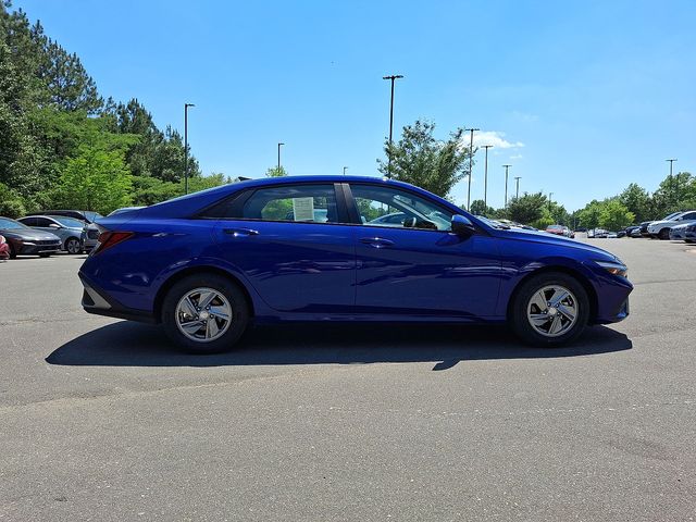 2024 Hyundai Elantra SE - Photo 32