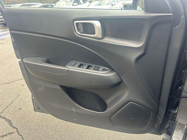 2025 Hyundai Venue SEL - Photo 33