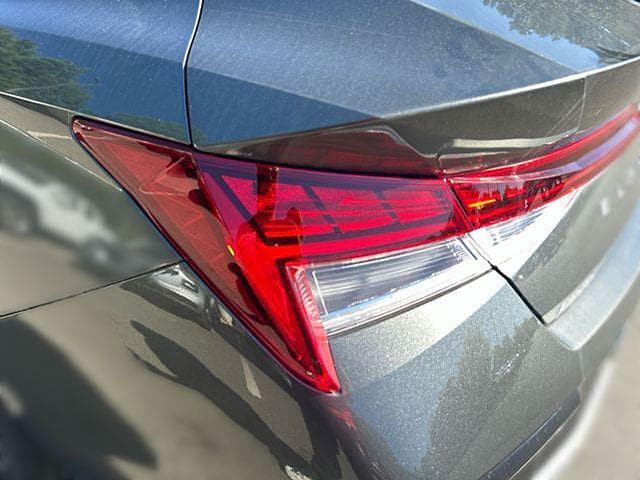 2025 Hyundai Elantra Limited - Photo 45