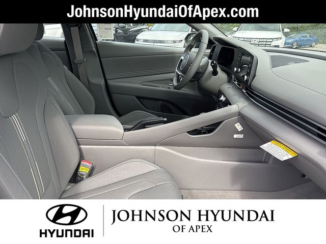 2025 Hyundai Elantra SEL - Photo 11