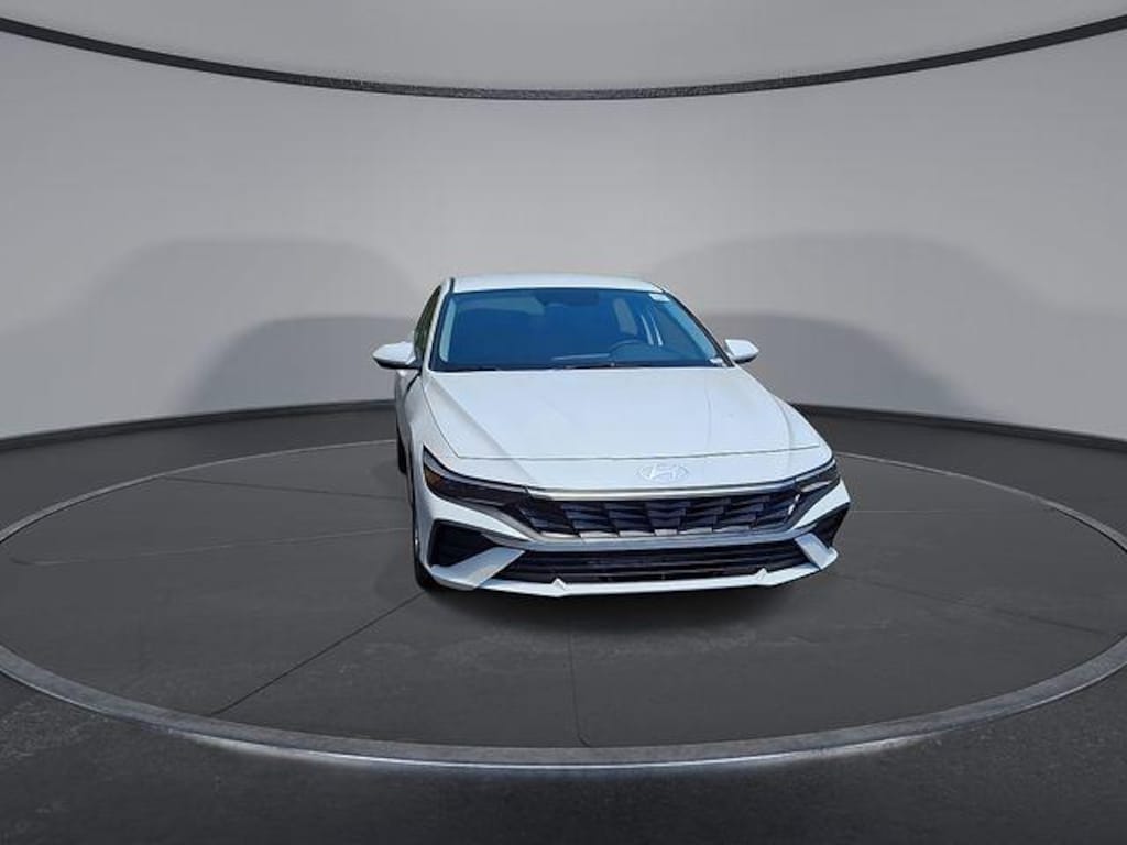 New 2026 Hyundai Elantra SE Sedan