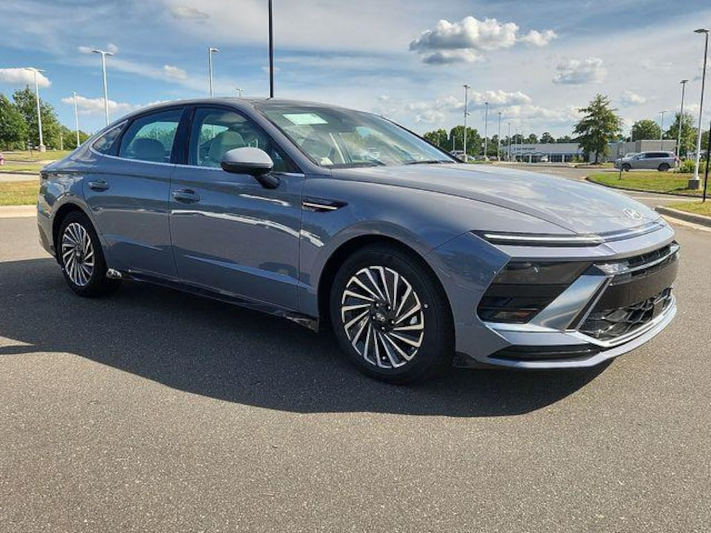 New 2026 Hyundai Sonata Hybrid SEL Sedan