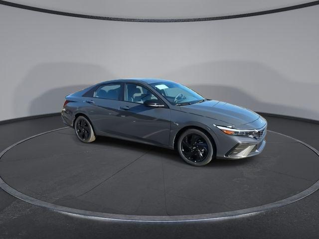 2026 Hyundai Elantra SEL Sport photo 2