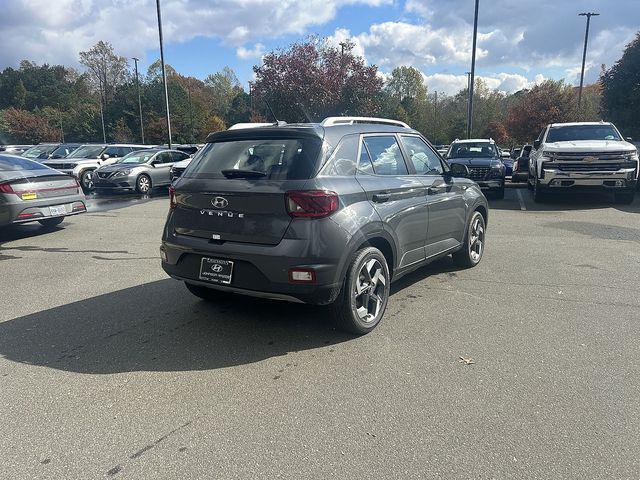 2025 Hyundai Venue SEL - Photo 14