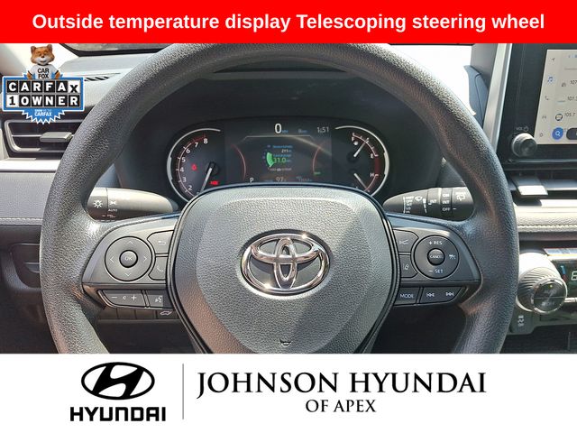 2025 Toyota RAV4 XLE - Photo 9