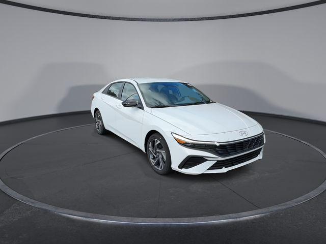 2025 Hyundai Elantra SEL Sport photo 2
