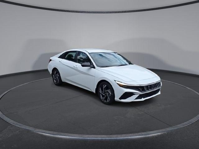 2025 Hyundai Elantra SEL Sport photo 2