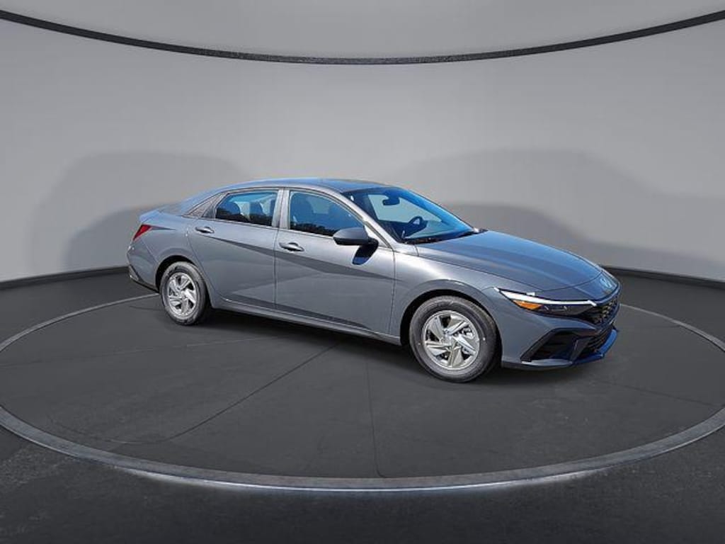 New 2026 Hyundai Elantra SE Sedan