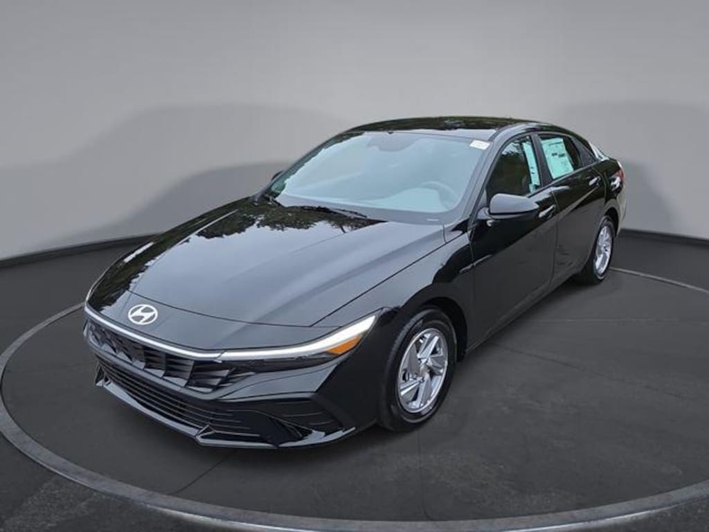 New 2025 Hyundai Elantra SE Sedan