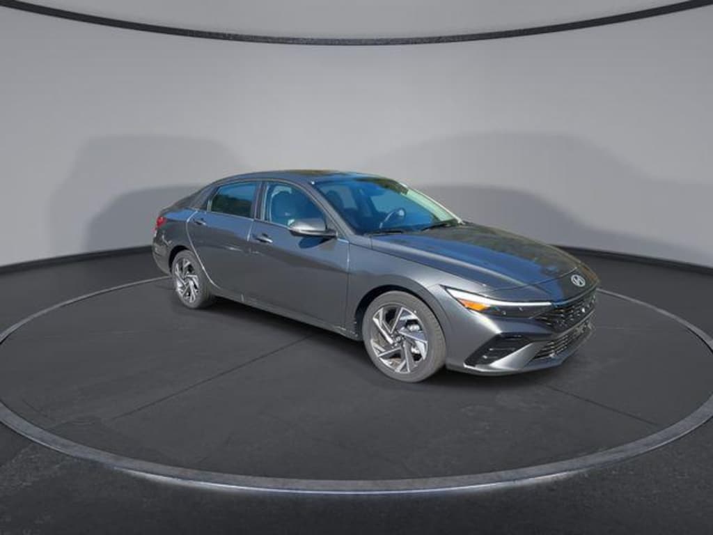 New 2025 Hyundai Elantra Limited Sedan