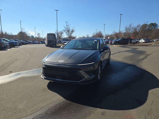 2026 Hyundai Sonata SE's photo